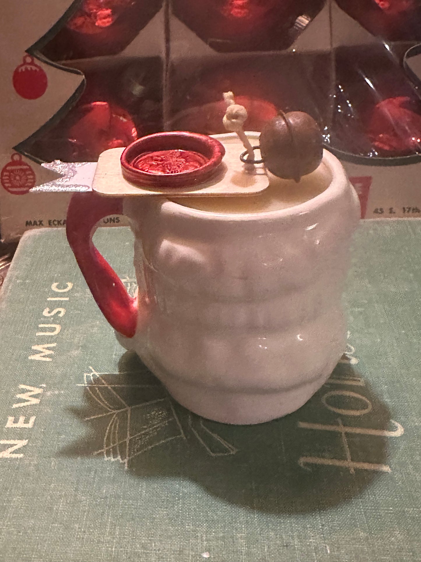 Happy Vintage Santa Mug Candle